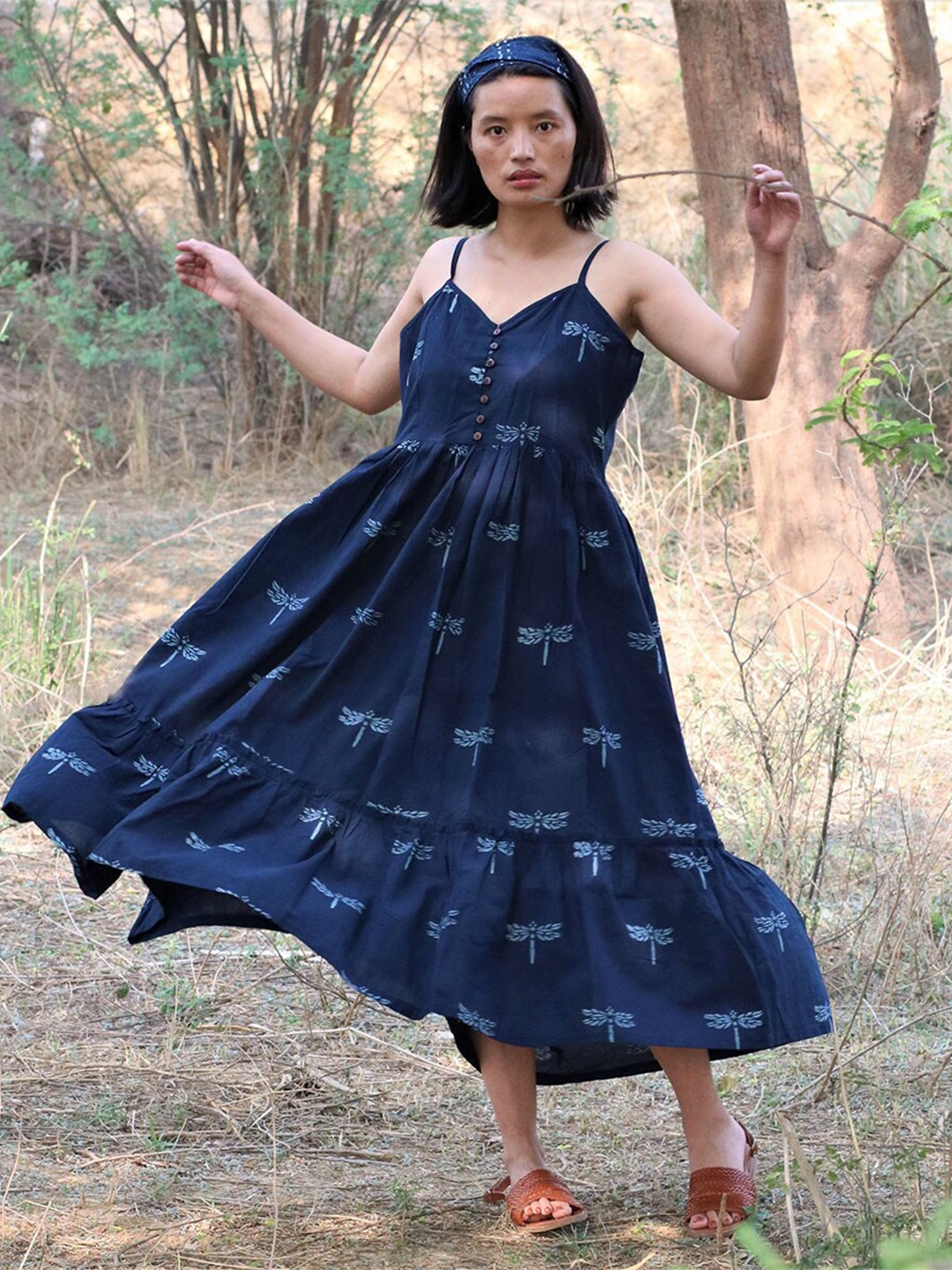 

Chidiyaa Women Navy Blue & Blue Midi Dress