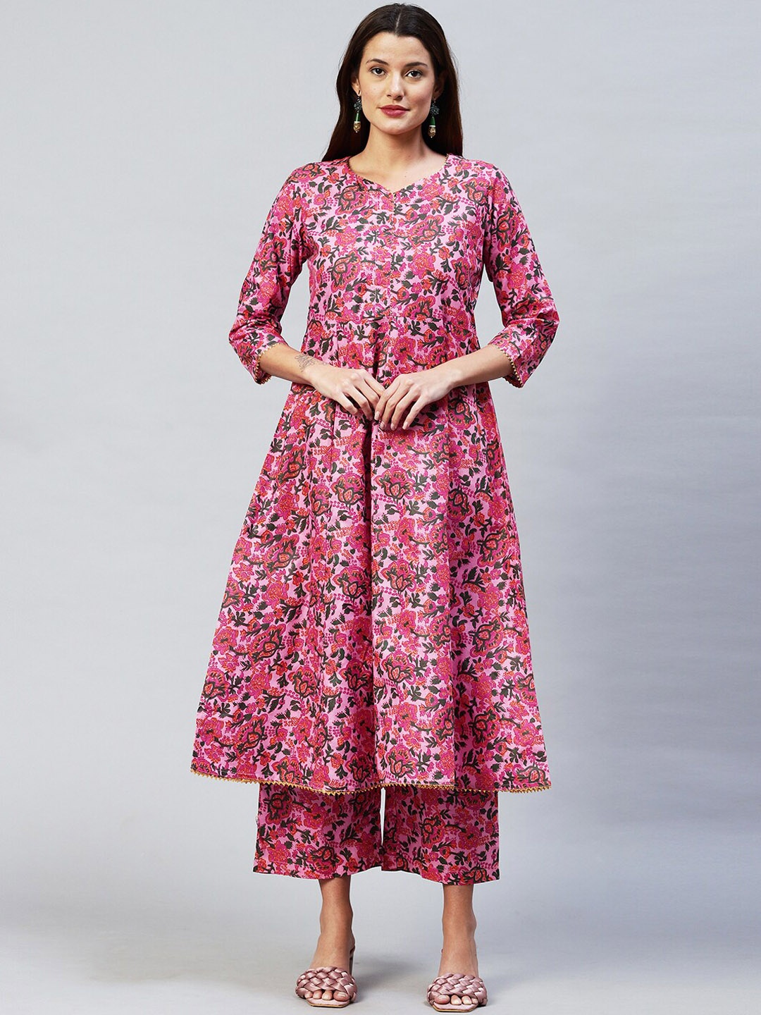 

KALINI Women Pink Floral Printed Panelled Kurta with Palazzos