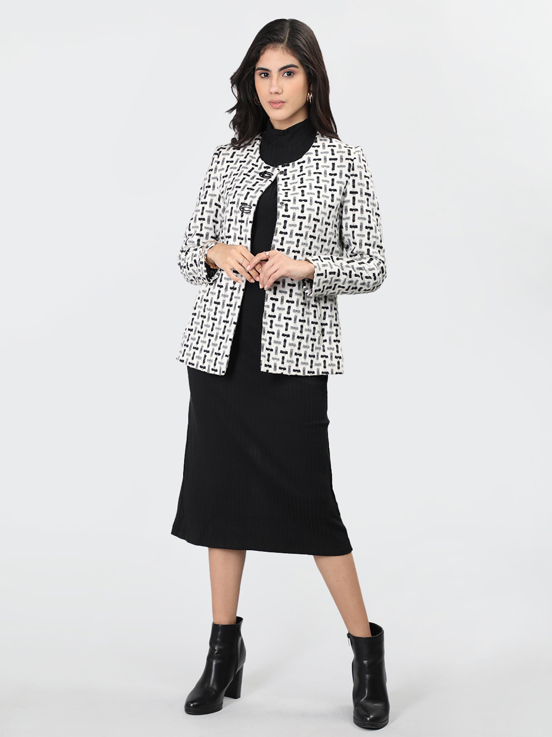 

LURE URBAN Women Off-White Striped Coat