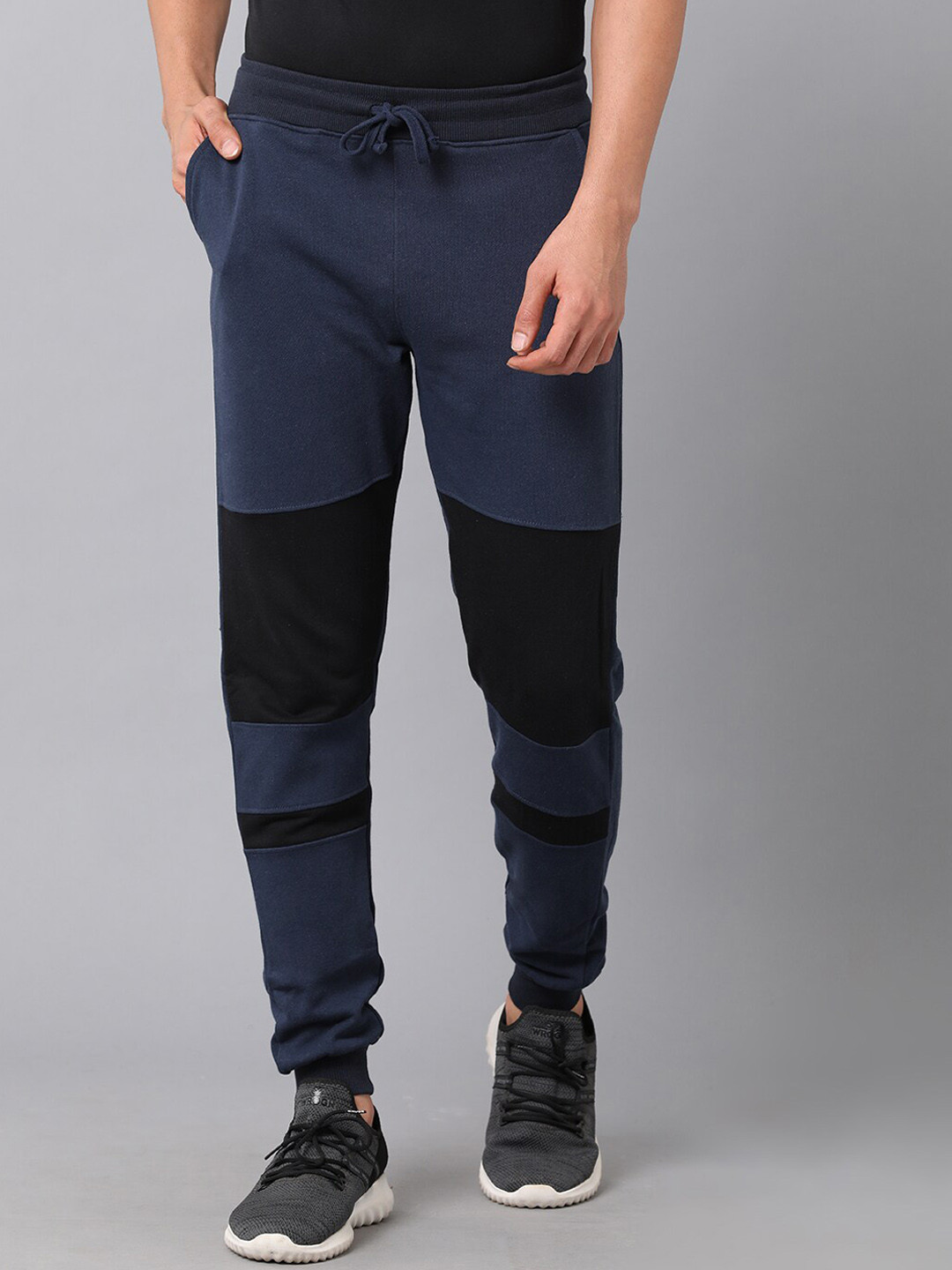 

MADSTO Men Navy Blue Solid Slim Casual Fit Joggers