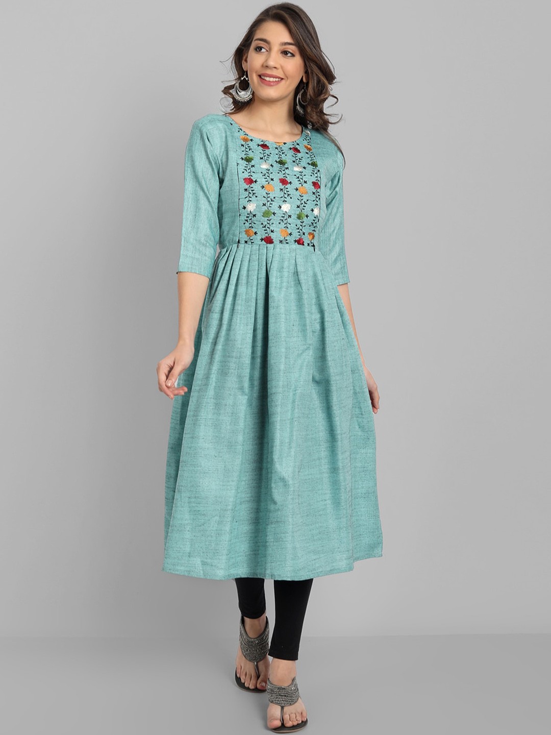 

HETSA Women Green Floral Yoke Design Keyhole Neck Flared Sleeves Thread Work Maternity Anarkali Kurta