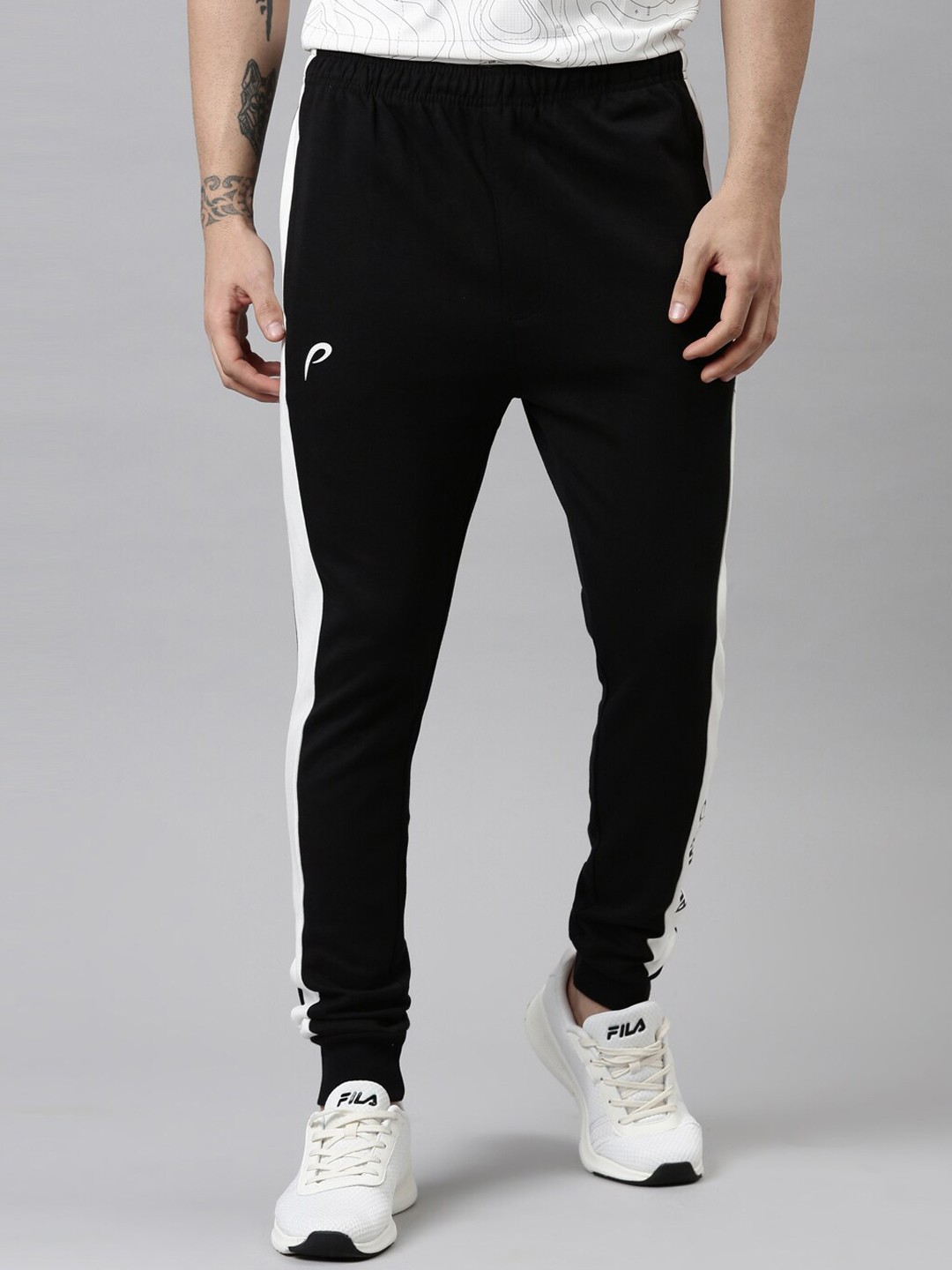 

Proline Active Men Black Solid Joggers