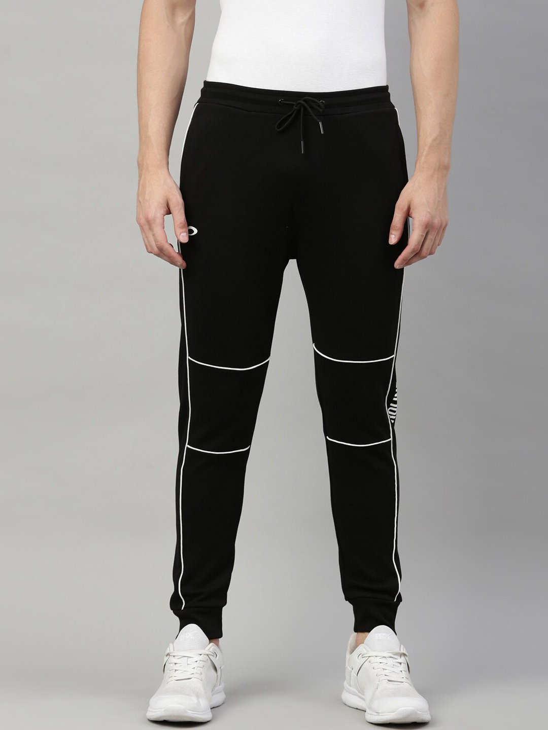 

Proline Active Men Black Solid Cotton Joggers