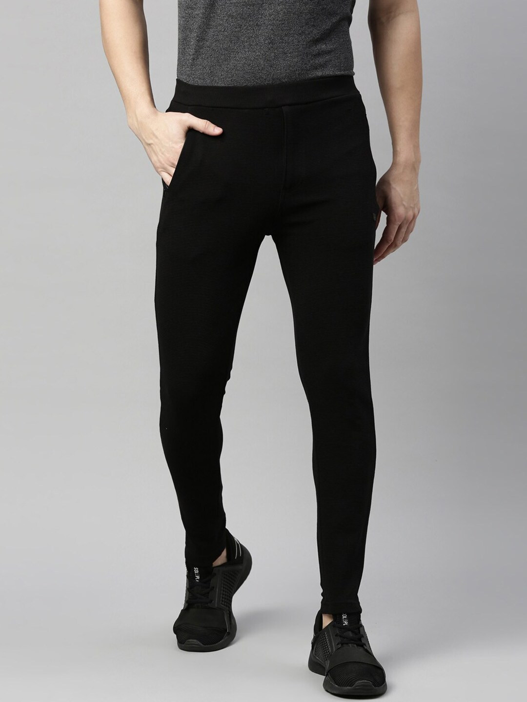 

Proline Active Men Black Solid Joggers