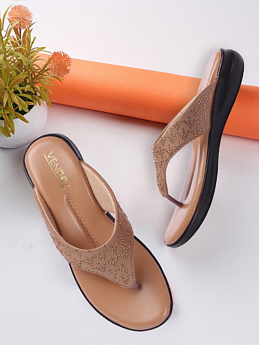 

VENDOZ Women Beige Embellished Synthetic Leather Open Toe Flats