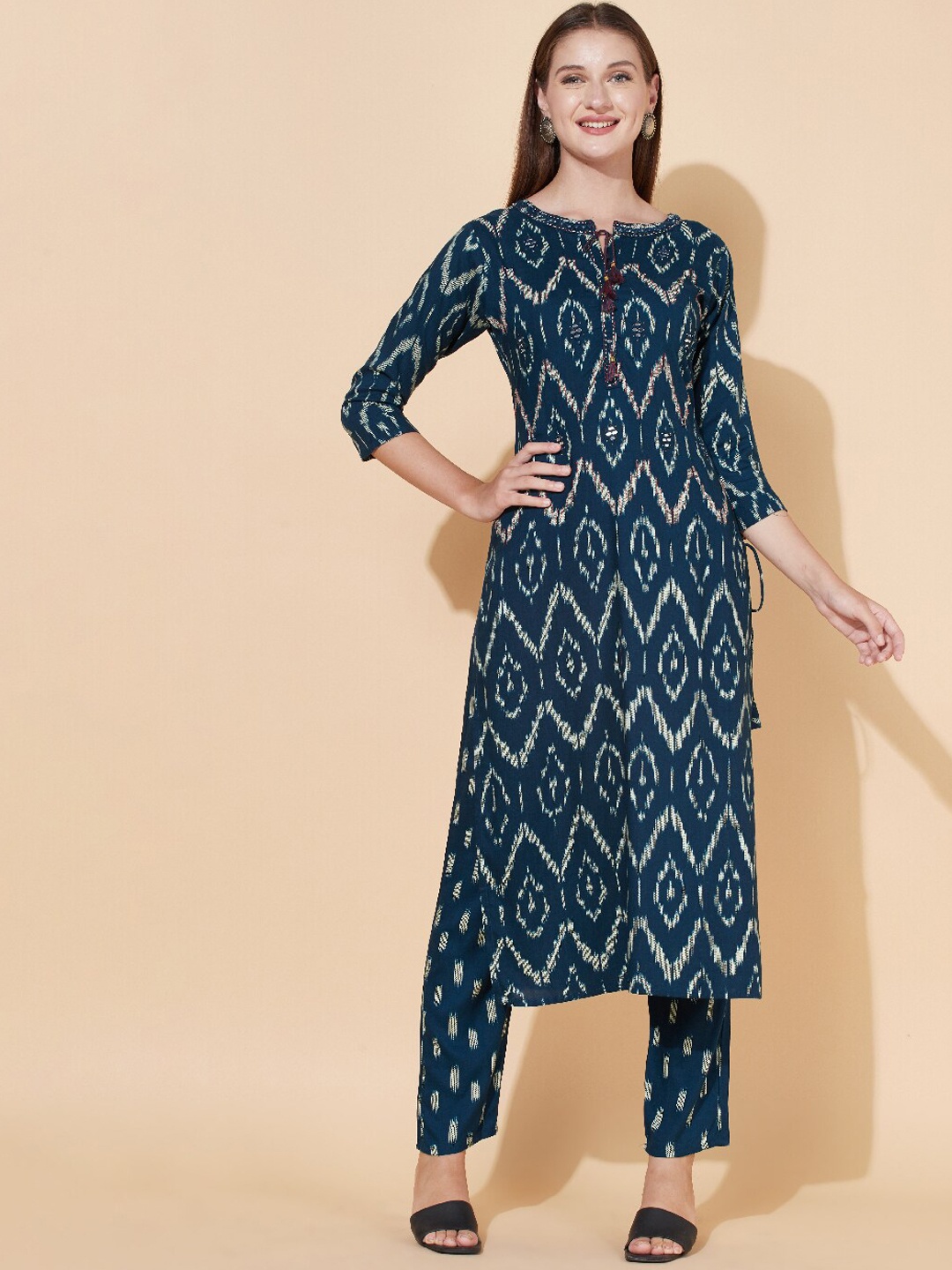 

FASHOR Women Teal Printed Straight Kurta with Trousers