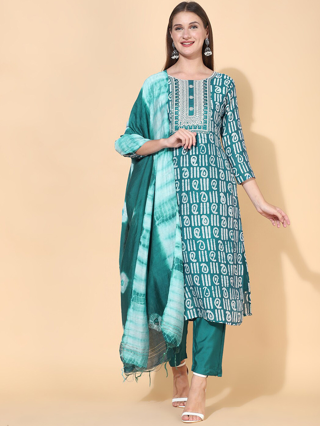 

FASHOR Women Green Printed Thread Work Chanderi Silk Kurta with Trousers & With Dupatta