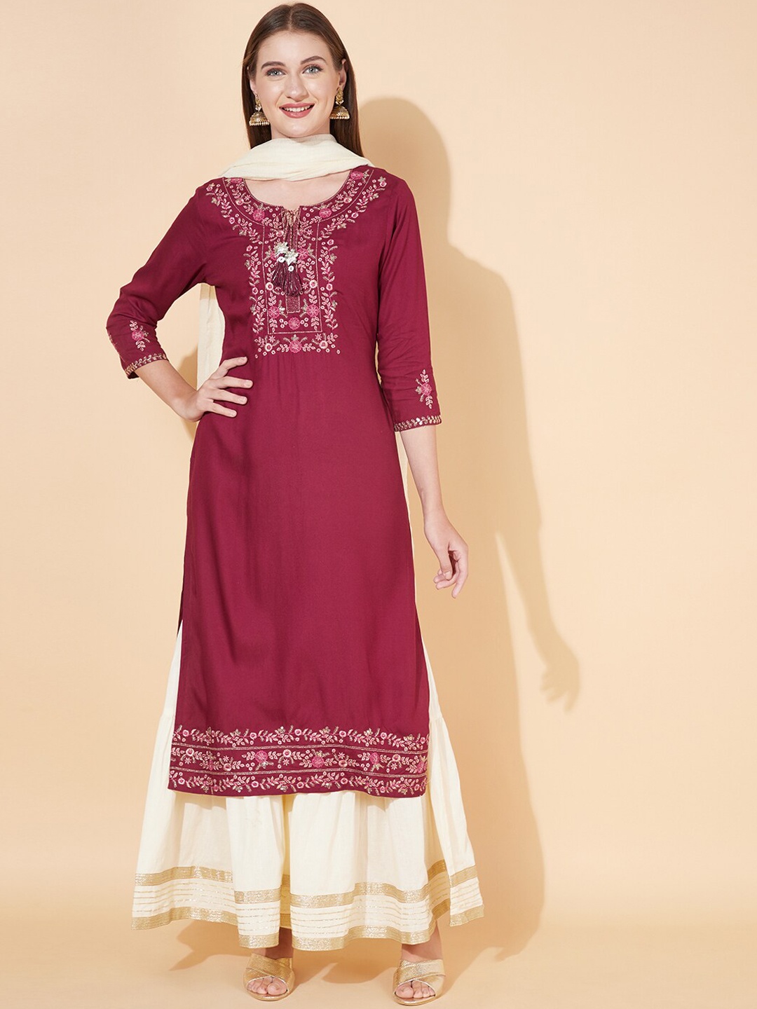 

FASHOR Women Maroon Floral Embroidered Kurta Set With Dupatta