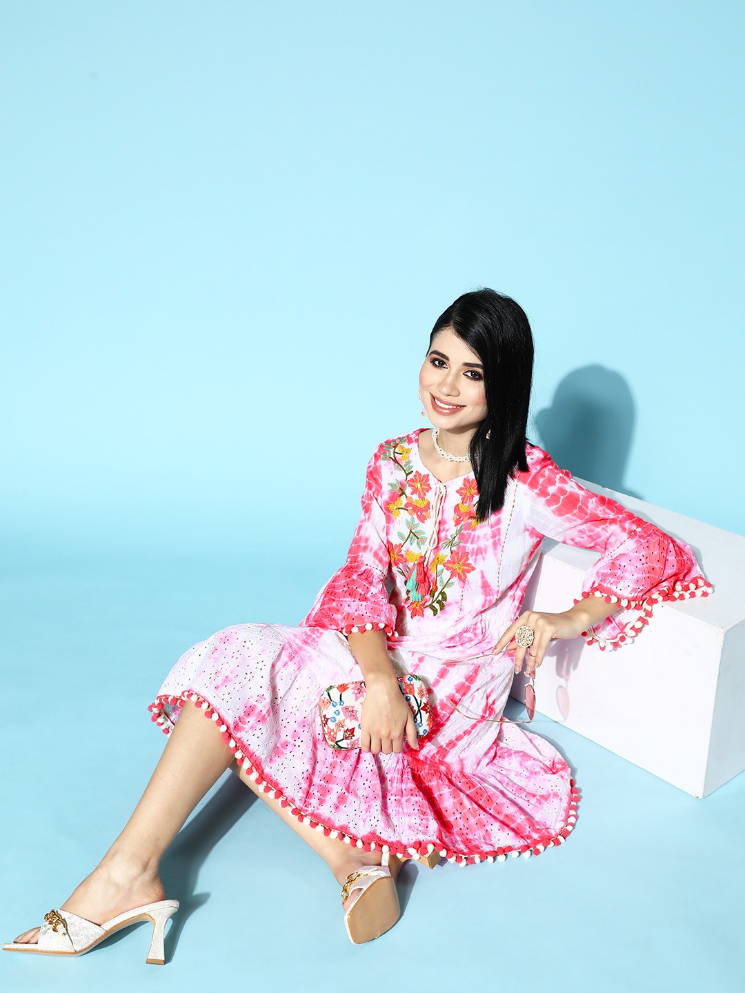 

Ishin Women Pink Tie & Dye Dress