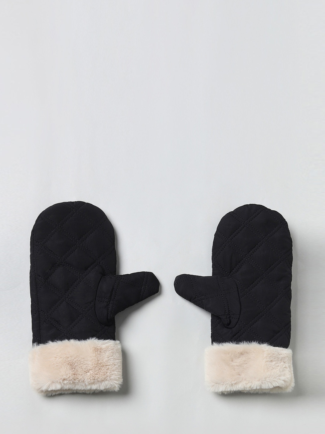 

ONLY Women Black Solid Quilted Gloves