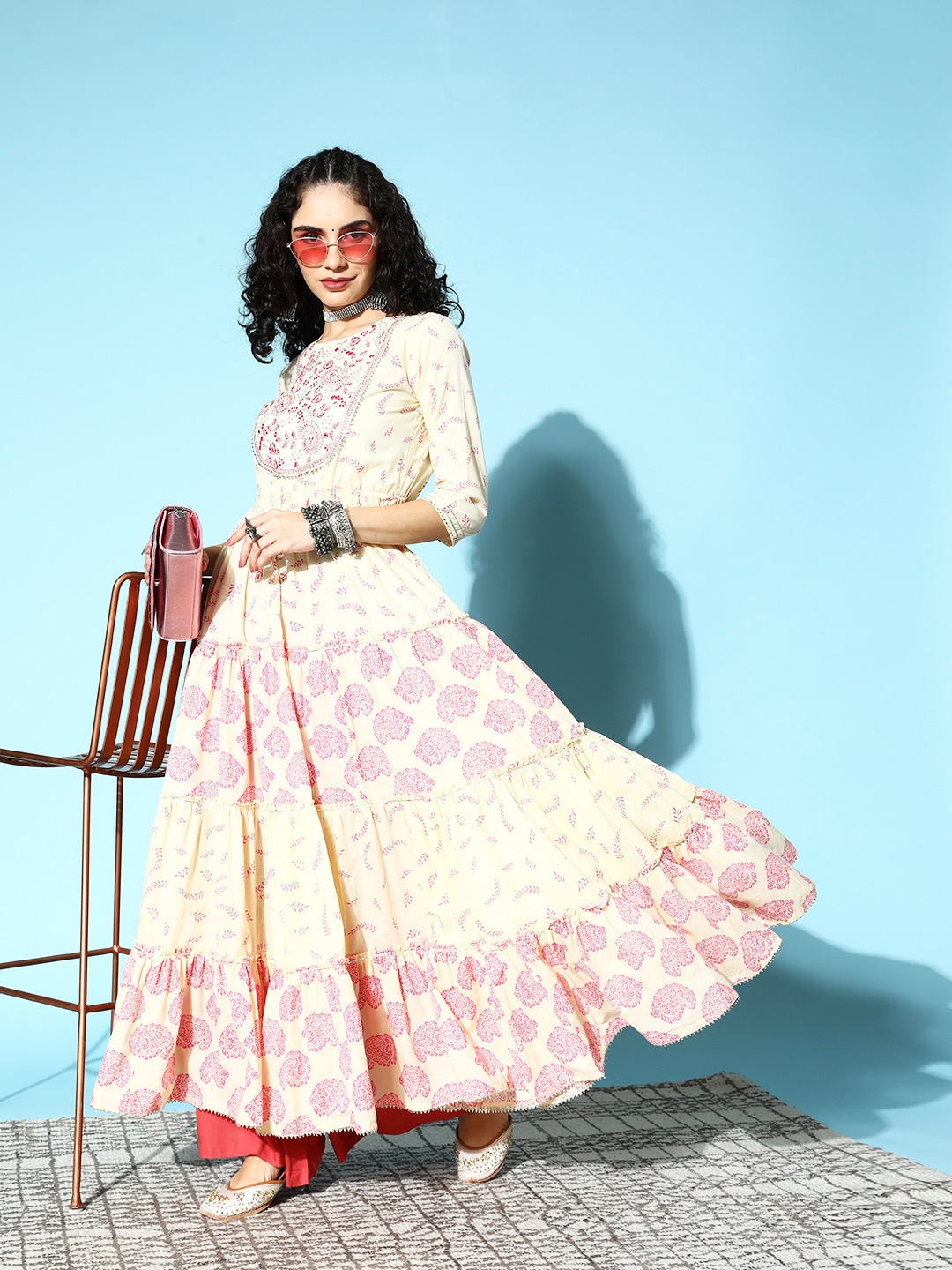 

Ishin Women Beautiful Off-White Cotton Fluid Tie-Up Kurta