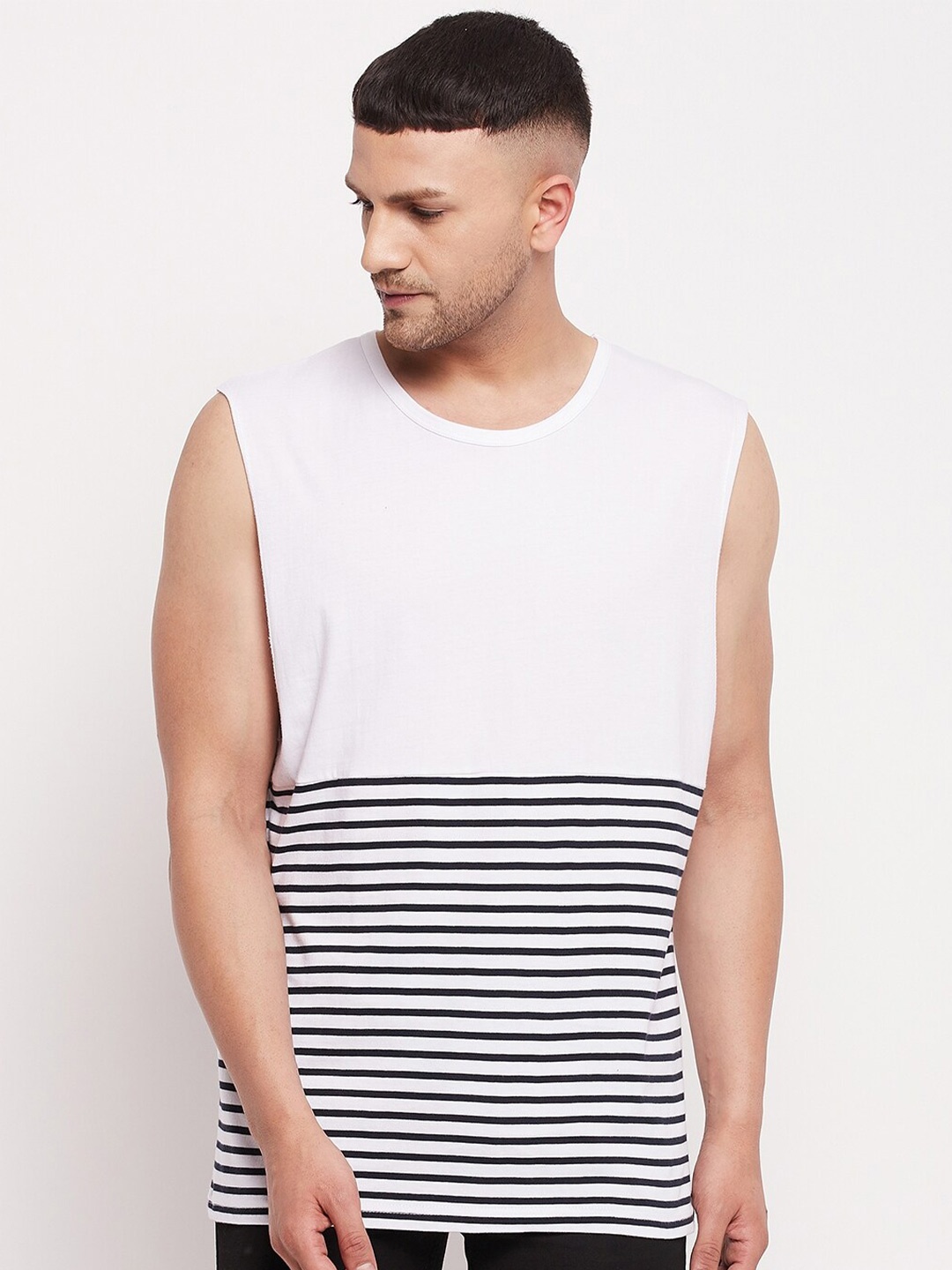 

Hypernation Men White Striped Monochrome T-shirt
