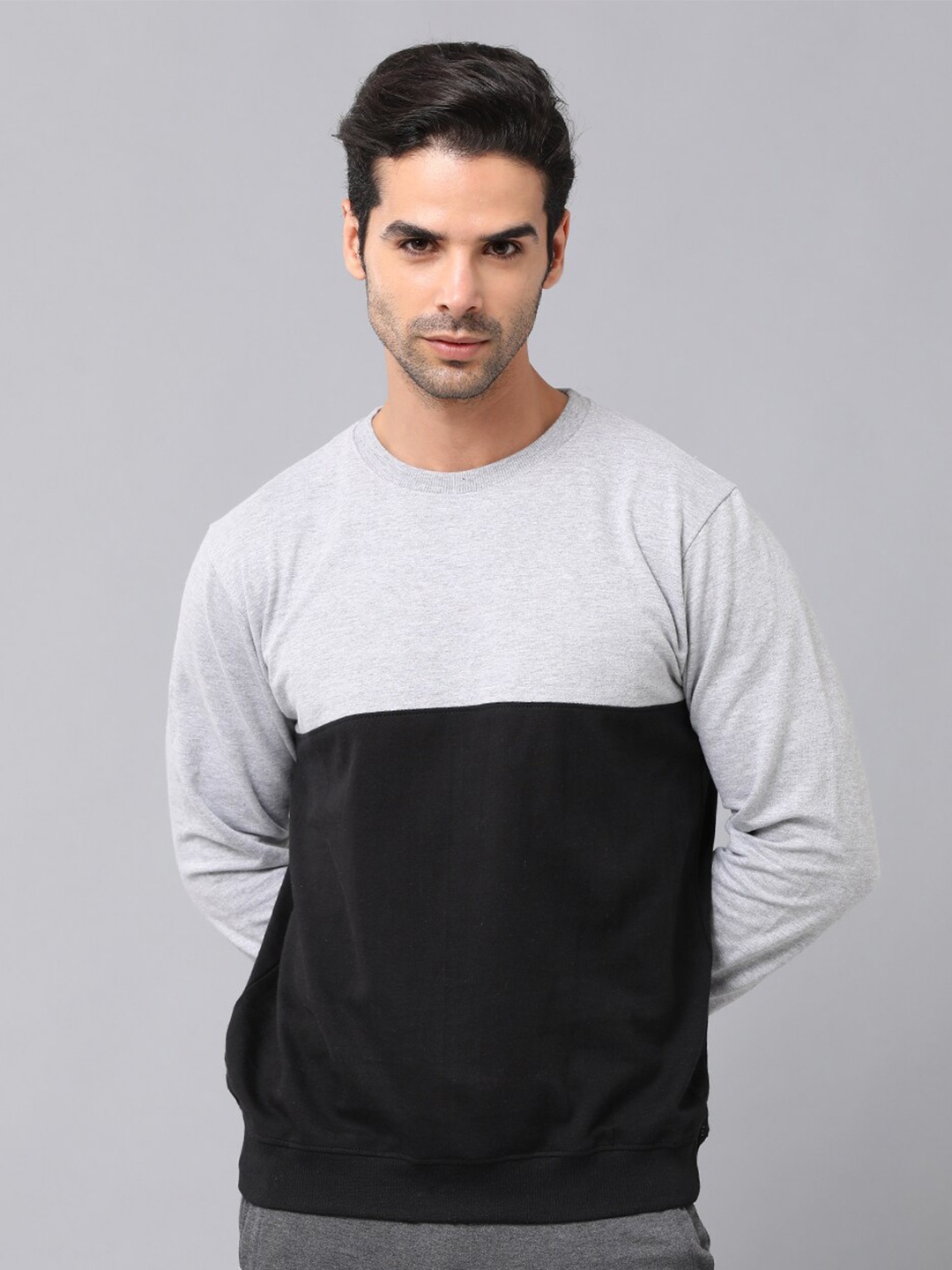 

MADSTO Men Grey Colourblocked Slim Fit T-shirt