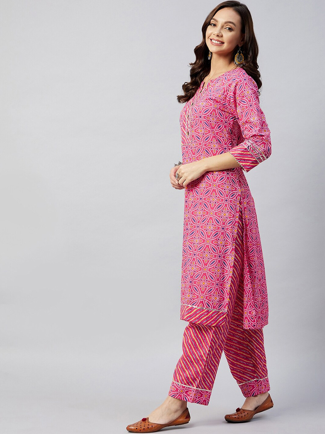 

InWeave Women Pink Bandhani Printed Pure Cotton Kurta with Trouser