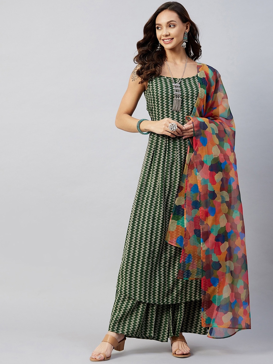 

InWeave Women Green Printed Straight Kurti with Skirt and Organza Dupatta