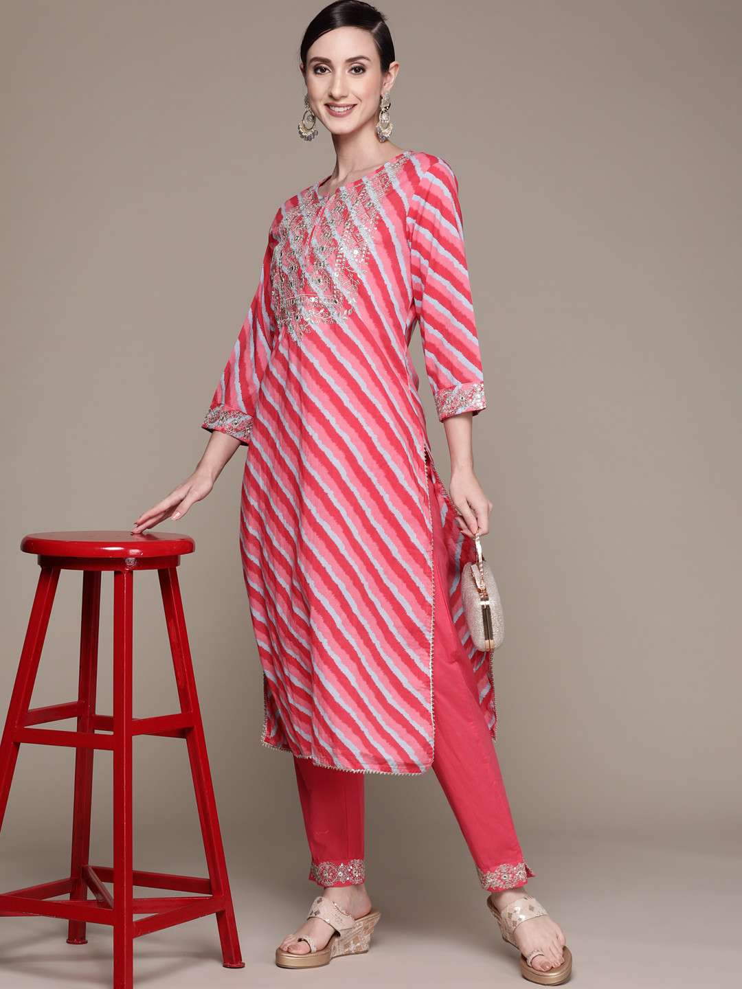 

Ishin Women Pink Leheriya Printed Zardozi Kurta with Trousers