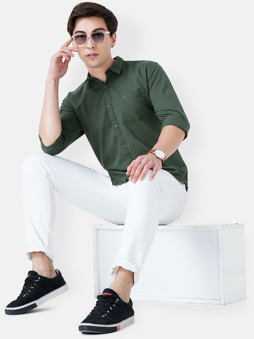 

SORATIA Men Olive Green Slim Fit Casual Shirt