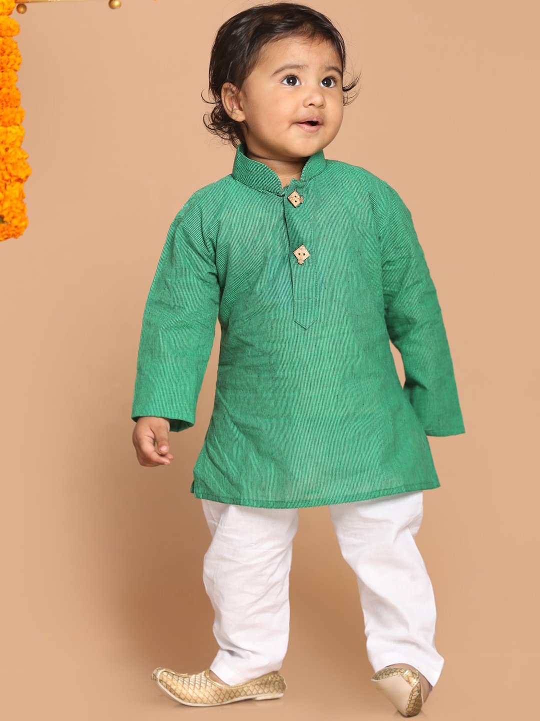 

VASTRAMAY Boys Green Striped Kurta