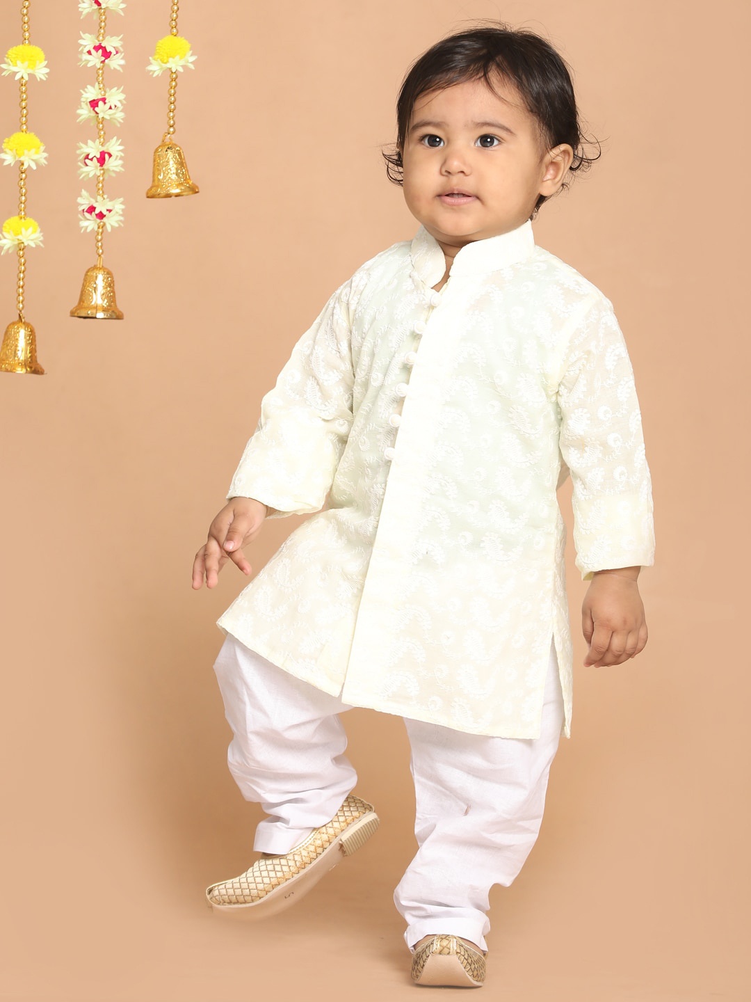 

VASTRAMAY Boys Yellow Ethnic Motifs Chikankari Kurta