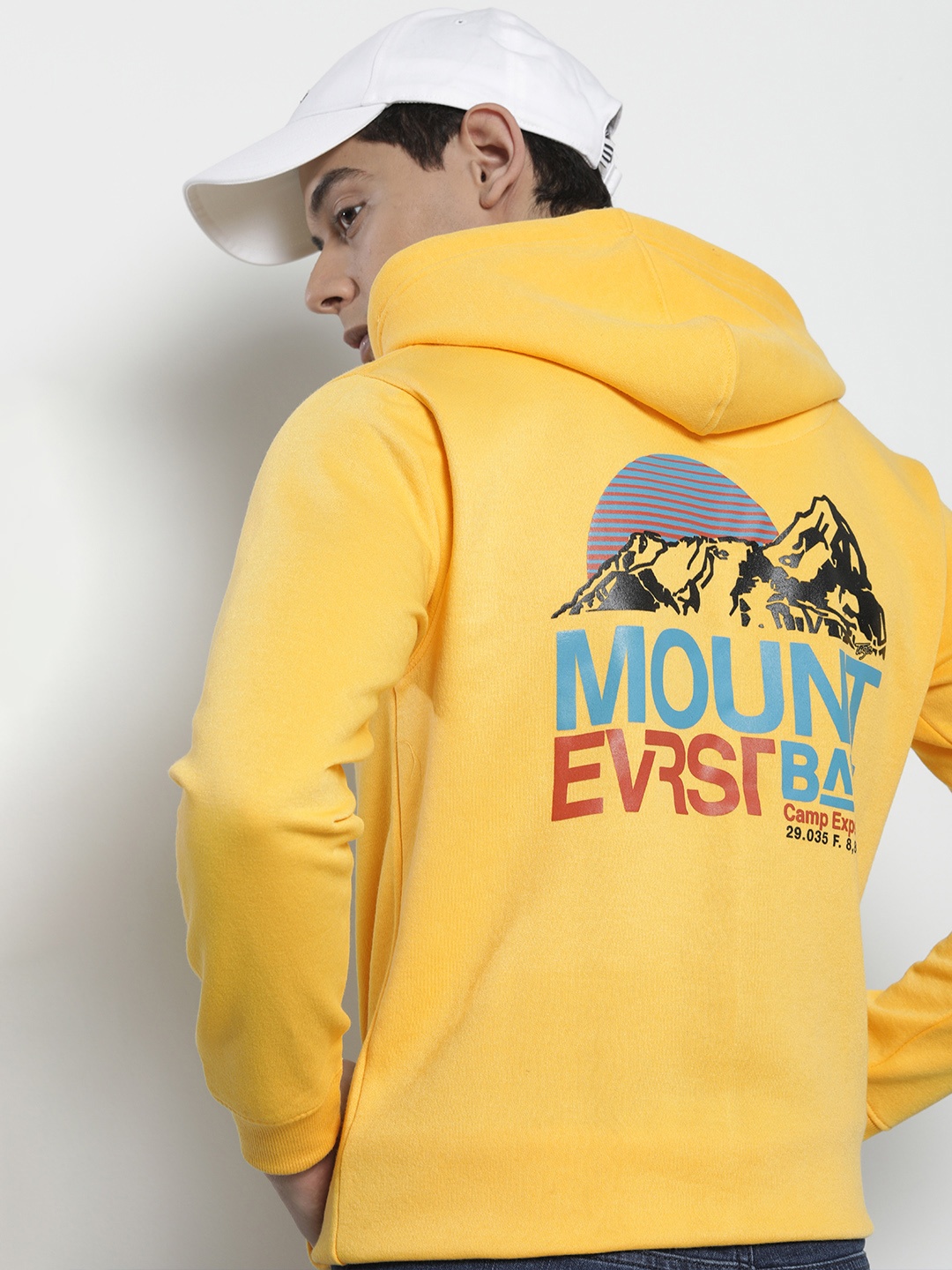 

The Indian Garage Co Men Printed Hooded Sweatshirt, Yellow