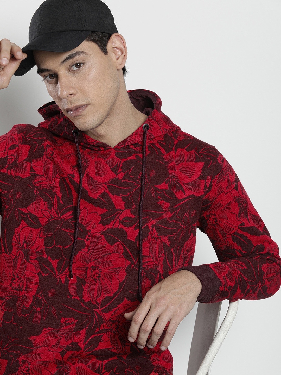 

The Indian Garage Co Men Printed Hooded Sweatshirt, Red