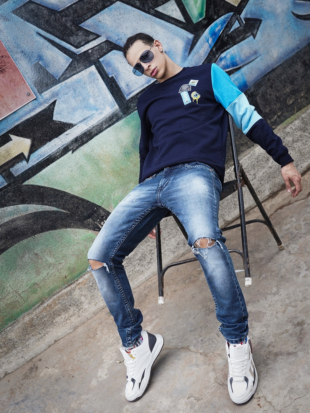 

The Indian Garage Co Men Navy Blue Colourblocked Sweatshirt