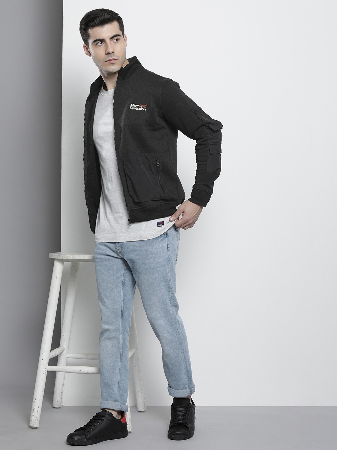 

The Indian Garage Co Men Solid Sweatshirt, Black