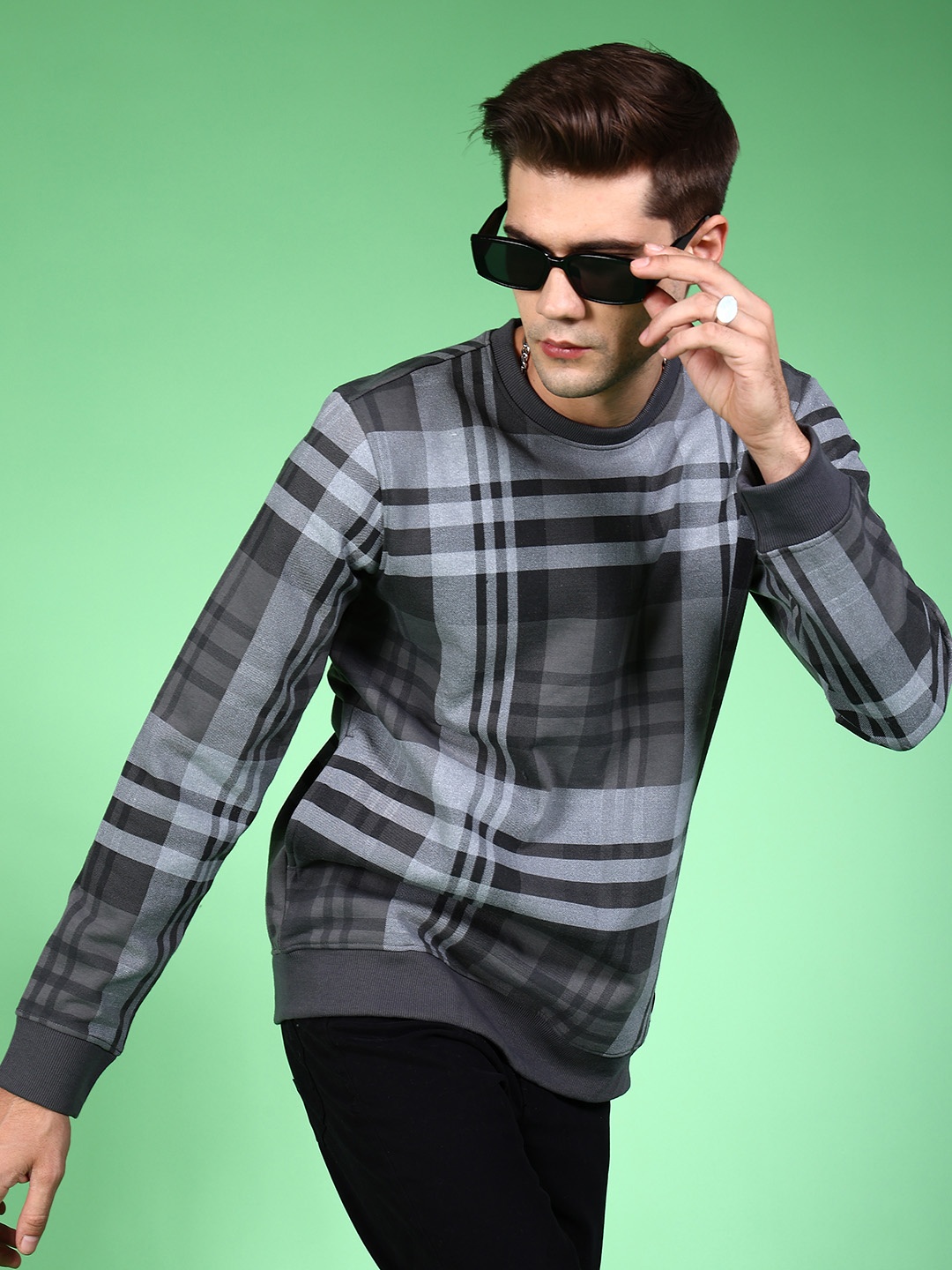 

The Indian Garage Co Men Charcoal Grey Checked Sweatshirt