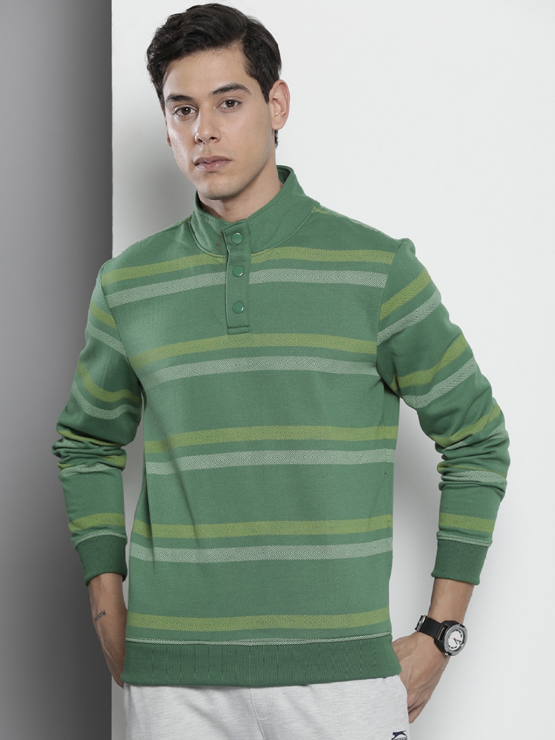 

The Indian Garage Co Men Green Striped Sweatshirt