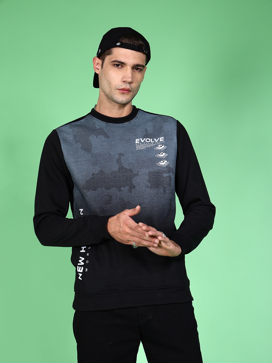 

The Indian Garage Co Men Black & Grey Printed Sweatshirt