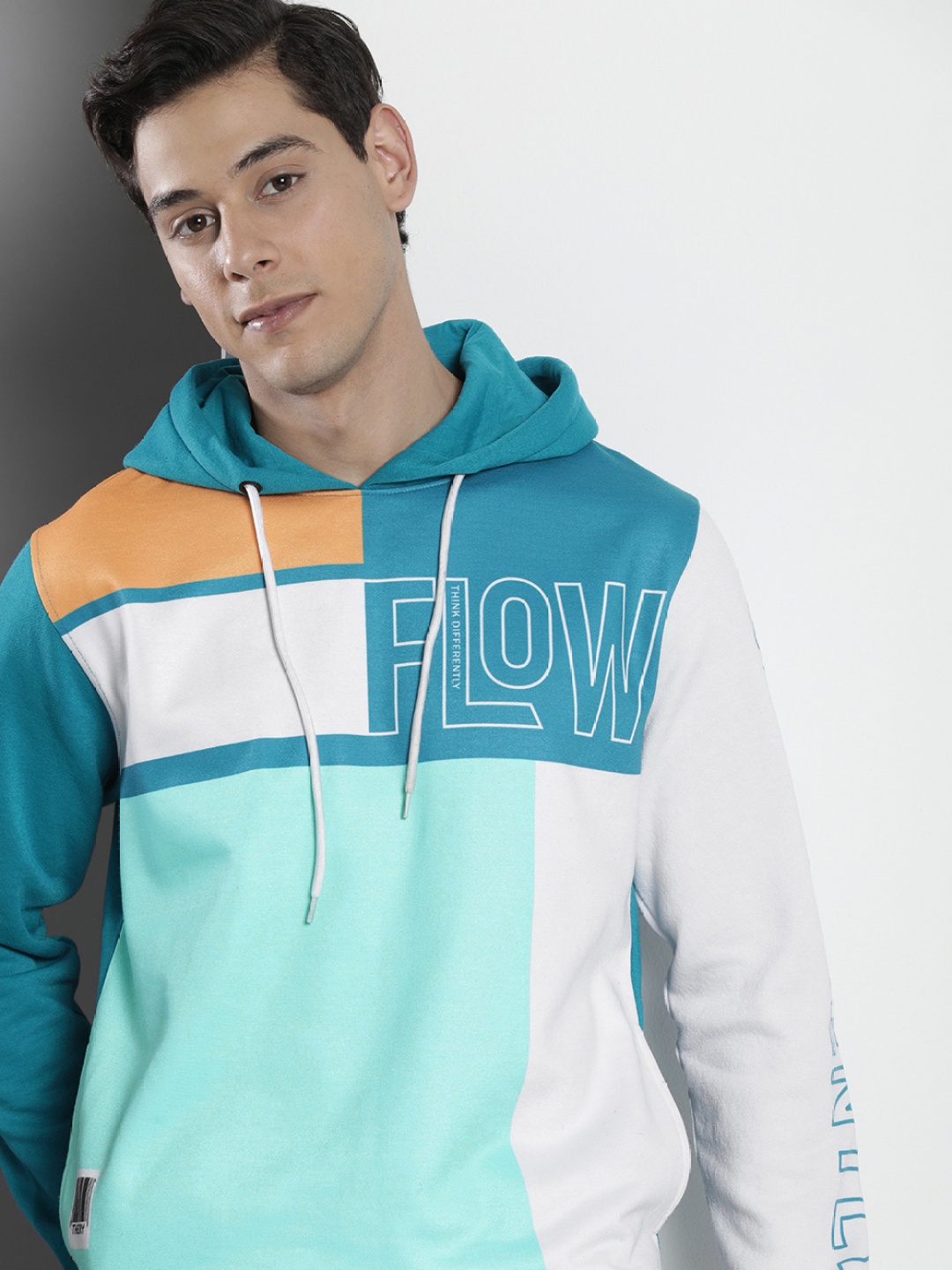 

The Indian Garage Co Men Blue & White Colourblocked Hooded Sweatshirt