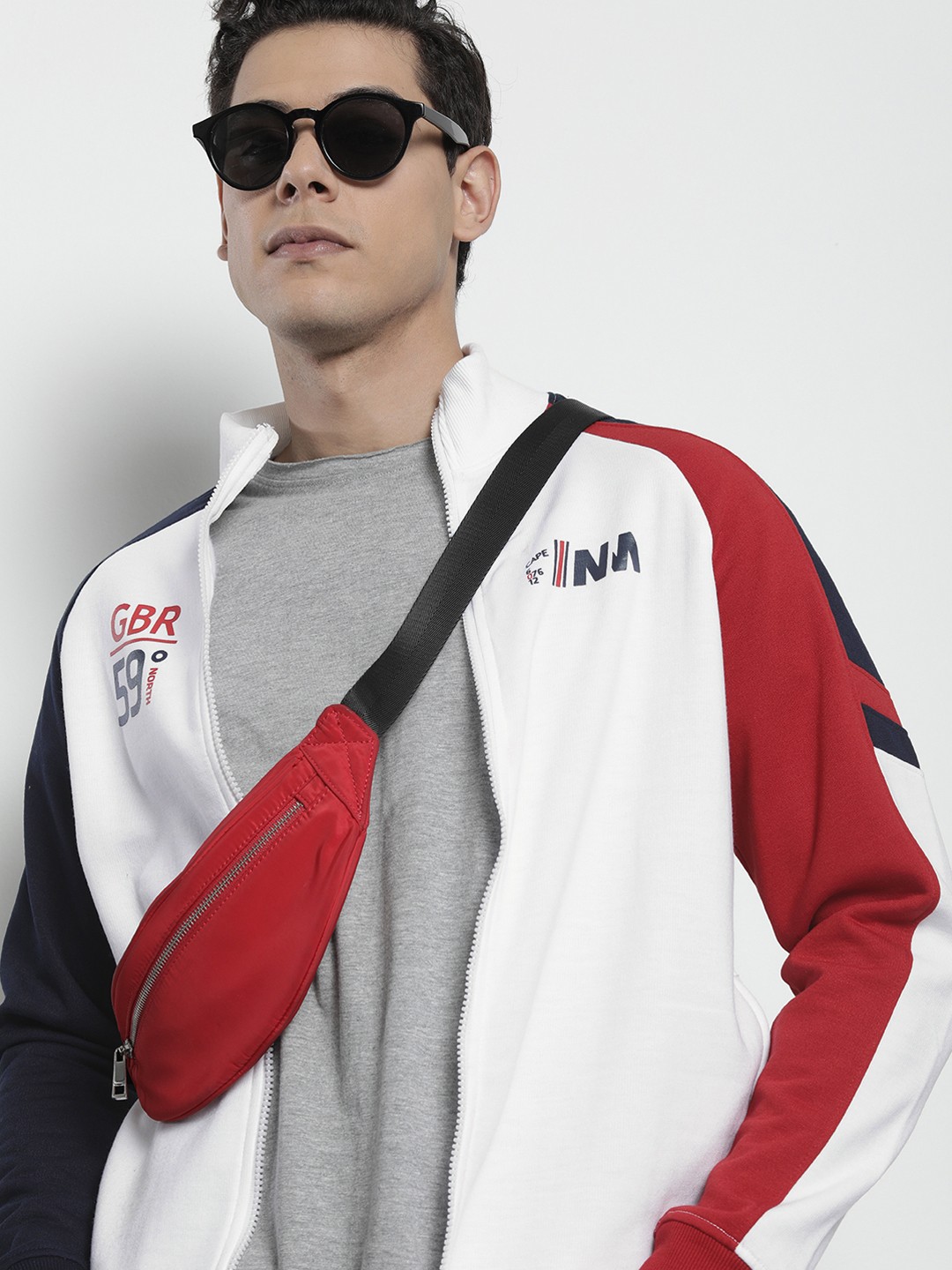 

The Indian Garage Co Men Colourblocked Sweatshirt, White
