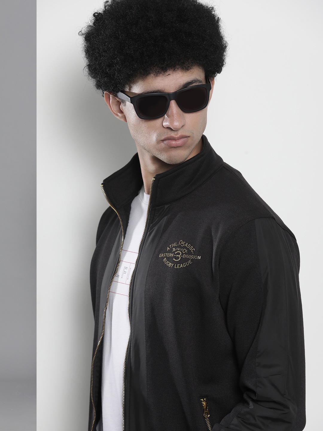 

The Indian Garage Co Men Black Solid Sweatshirt