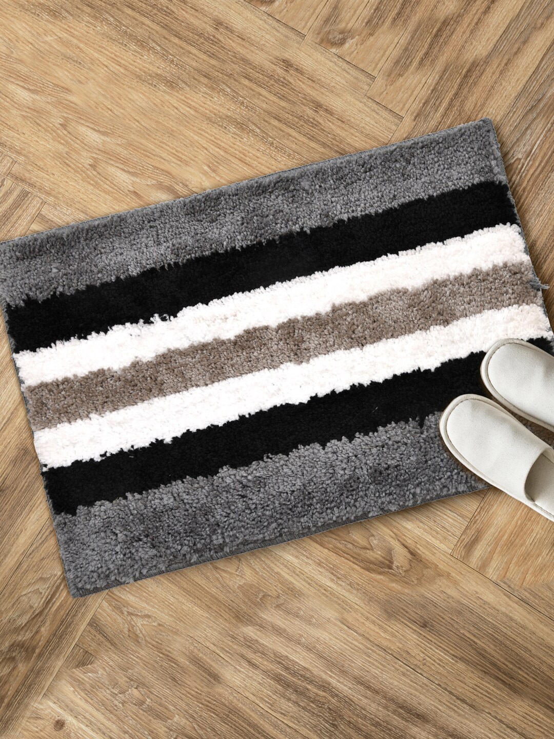 

Clasiko Multicoloured Striped Anti-Skid Doormat, Multi