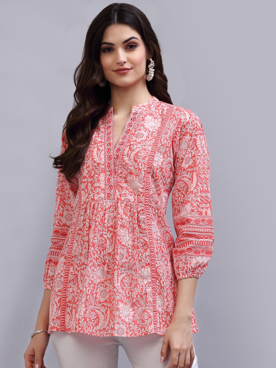

QOMN Coral & White Floral Print Mandarin Collar Pure Cotton Empire Top