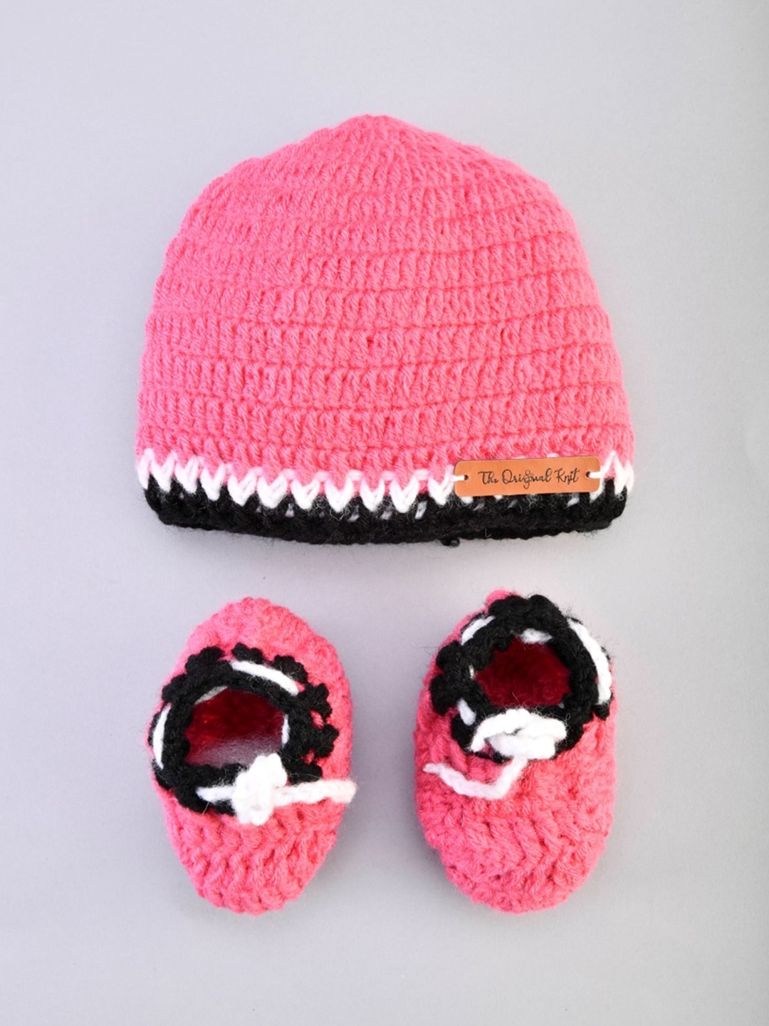 

The Original Knit Girls Pink & Black Beanie & Booties