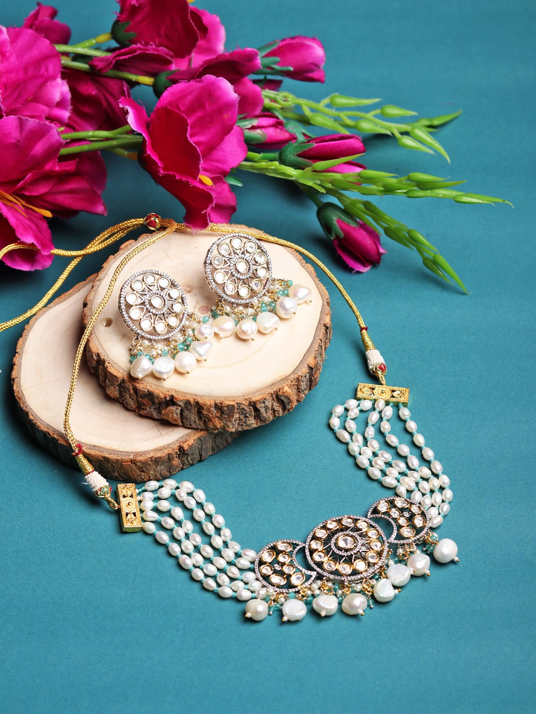 

Runjhun Gold-Plated Green & White Kundan-Studded Pearl Beaded Choker Jewellery Set