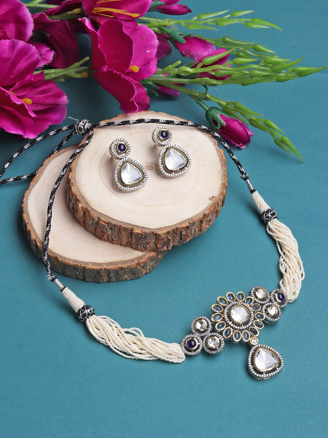 

Runjhun Blue & White Gold-Plated Uncut Polki Choker Jewellery Set