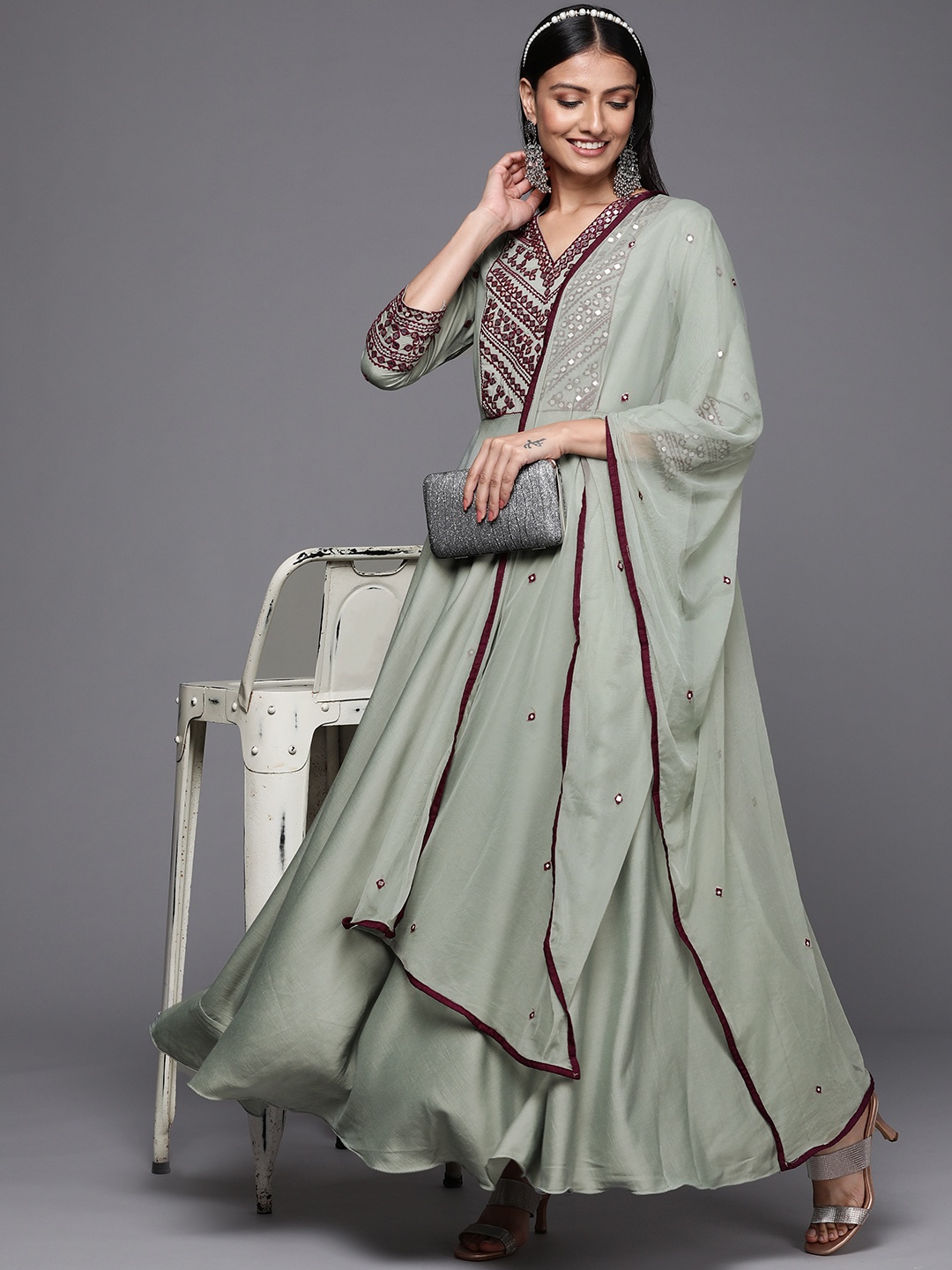 

Inddus Women Green & Purple Ethnic Motifs Yoke Design Thread Work Anarkali Kurta