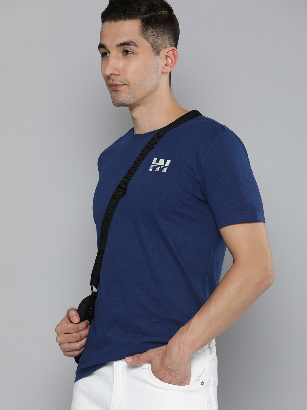 

HERE&NOW Men Navy Blue Pure Cotton Round Neck T-shirt