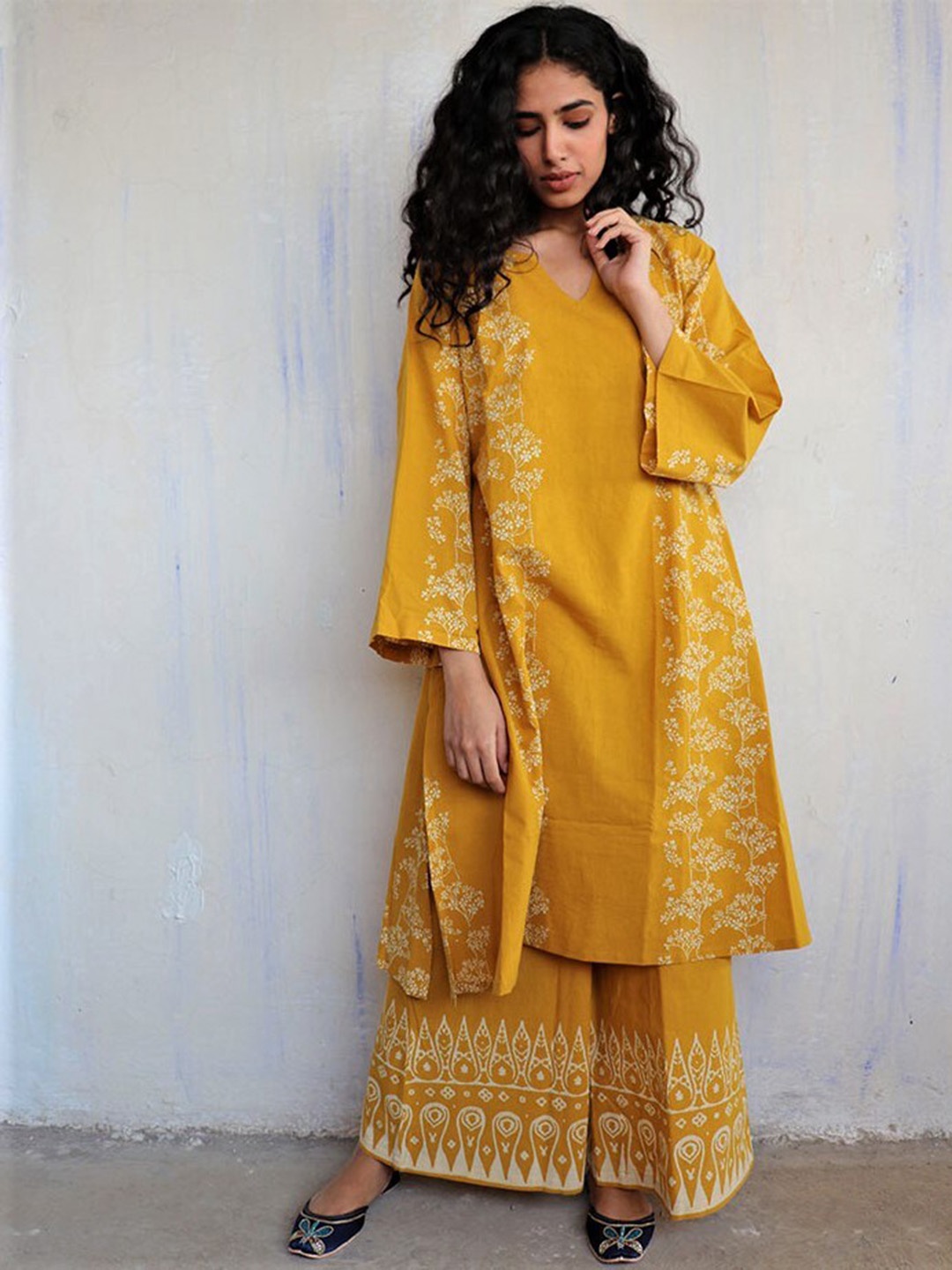 

Chidiyaa Women Mustard Yellow Ethnic Motifs Printed Pure Cotton Kurta With Palazzos