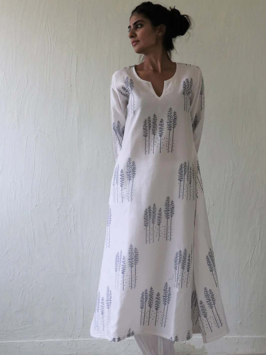 

Chidiyaa Women White Pleated Chanderi Silk Kurta with Trouser
