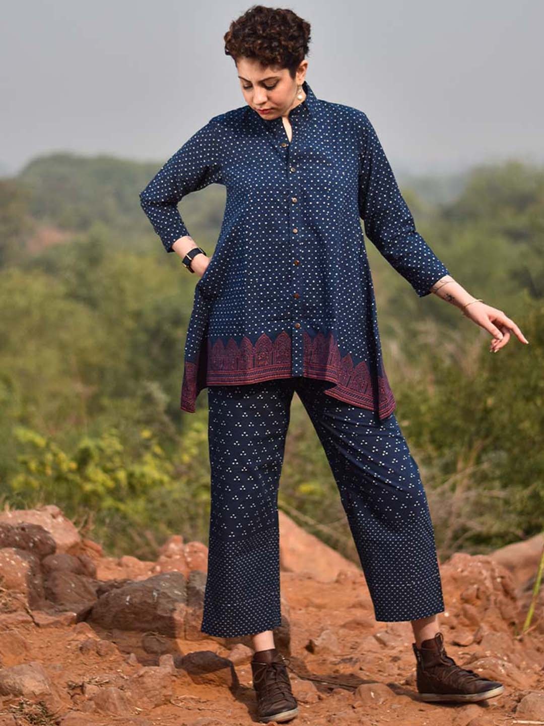

Chidiyaa Ethnic Motifs Embroidered Panelled Pure Cotton Top With Trousers, Blue