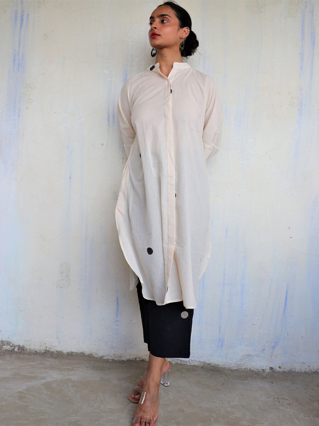 

Chidiyaa Women Pure Cotton Kurti with Trousers, White