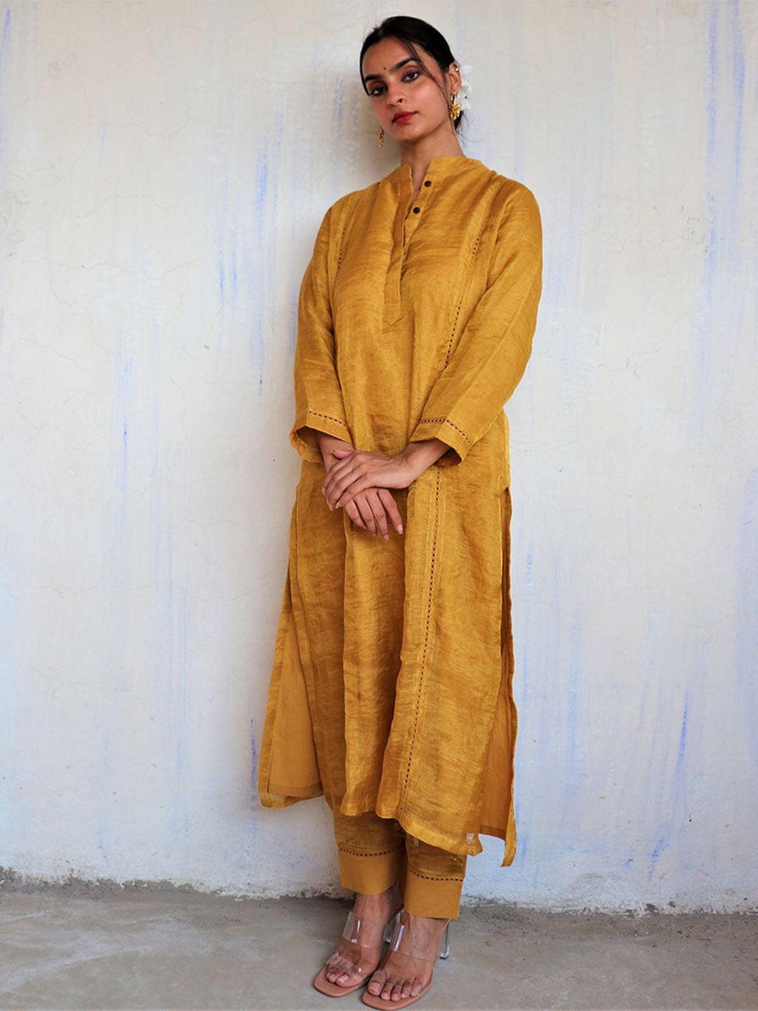

Chidiyaa Women Mustard Yellow Panelled Linen Kurta with Trousers