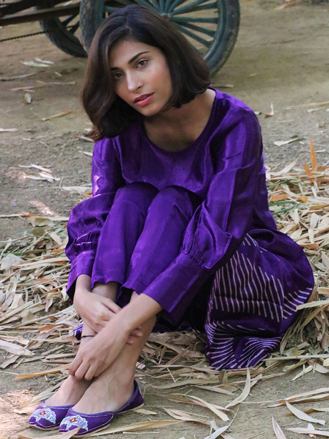 

Chidiyaa Women Purple Printed Kurta with Trouser