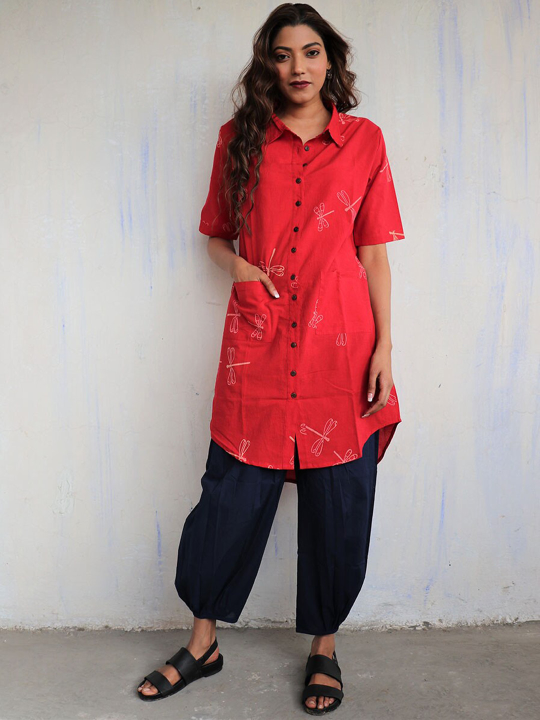 

Chidiyaa Women Red Pure Cotton Kurta with Salwar