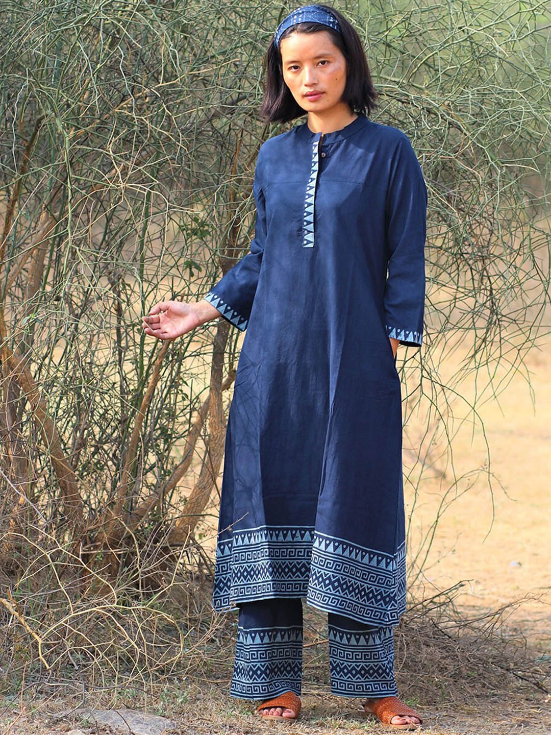 

Chidiyaa Women Blue Layered Pure Cotton Kurta with Palazzos