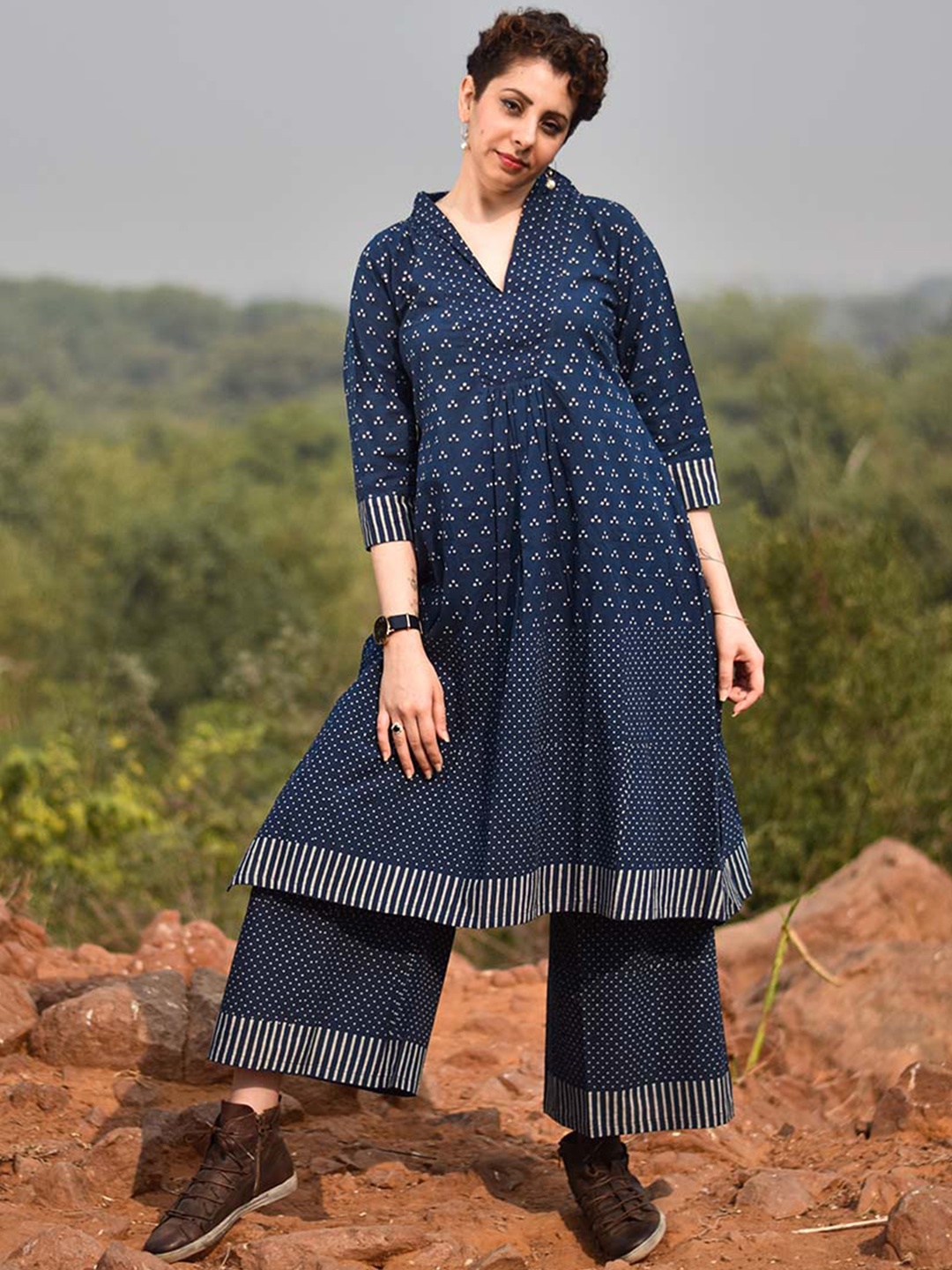 

Chidiyaa Women Blue Ethnic Motifs Printed Pure Cotton Kurta with Palazzos