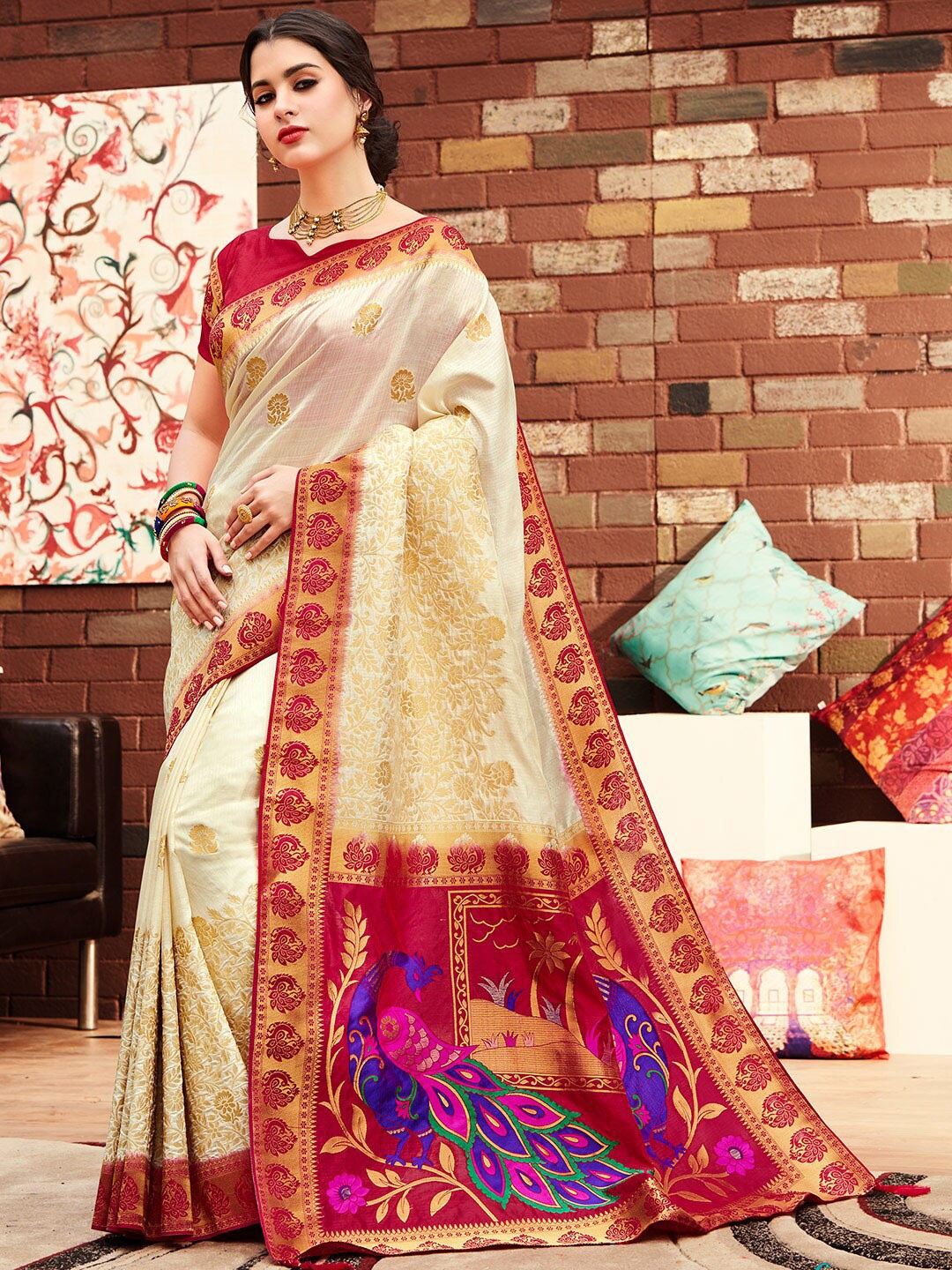 

Shaily Cream-Coloured & Gold-Toned Woven Design Zari Silk Blend Paithani Saree